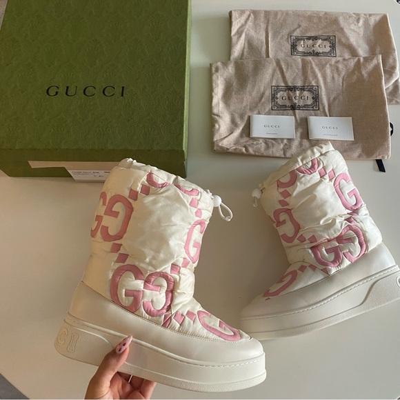 Gucci Logo GG Matelasse Snow Boots - Picture 7 of 17